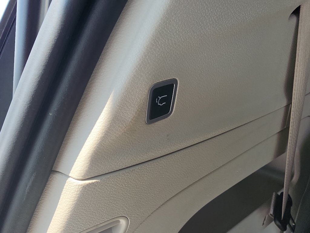 Used 2023 Chrysler Pacifica Touring-L FWD image 18
