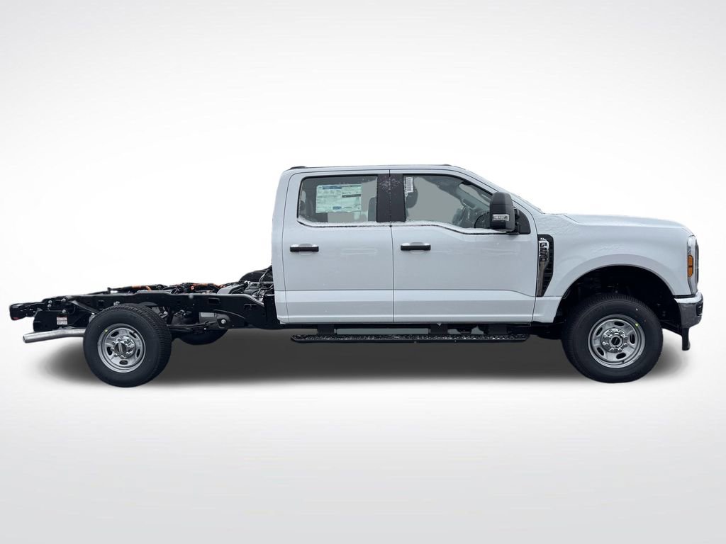New 2026 Ford F250 XL w/ XL Chrome Package image 8
