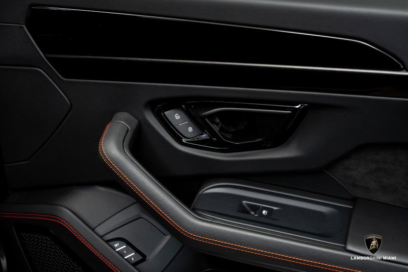 Used 2024 Lamborghini Urus S image 44