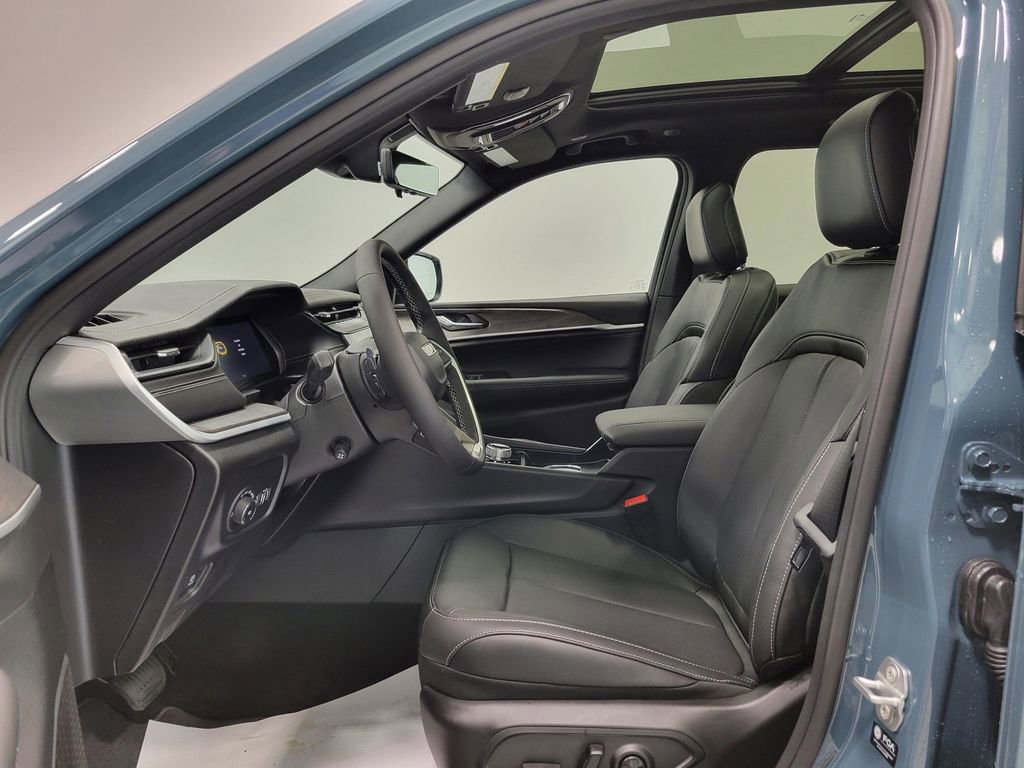 New 2026 Jeep Grand Cherokee Limited AWD/4WD image 9