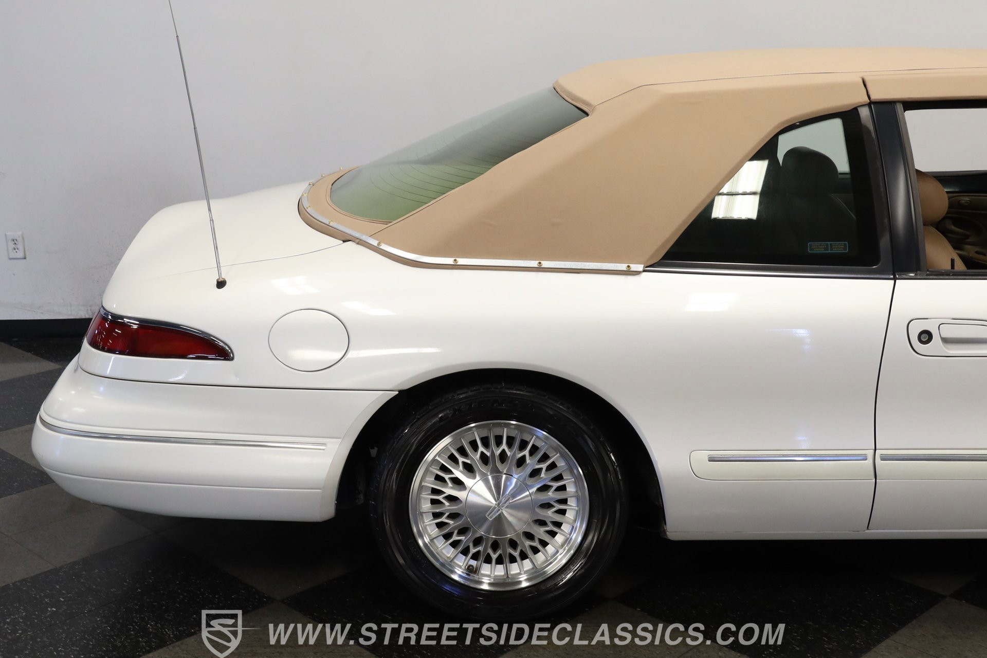 Used 1994 Lincoln Mark VIII image 27