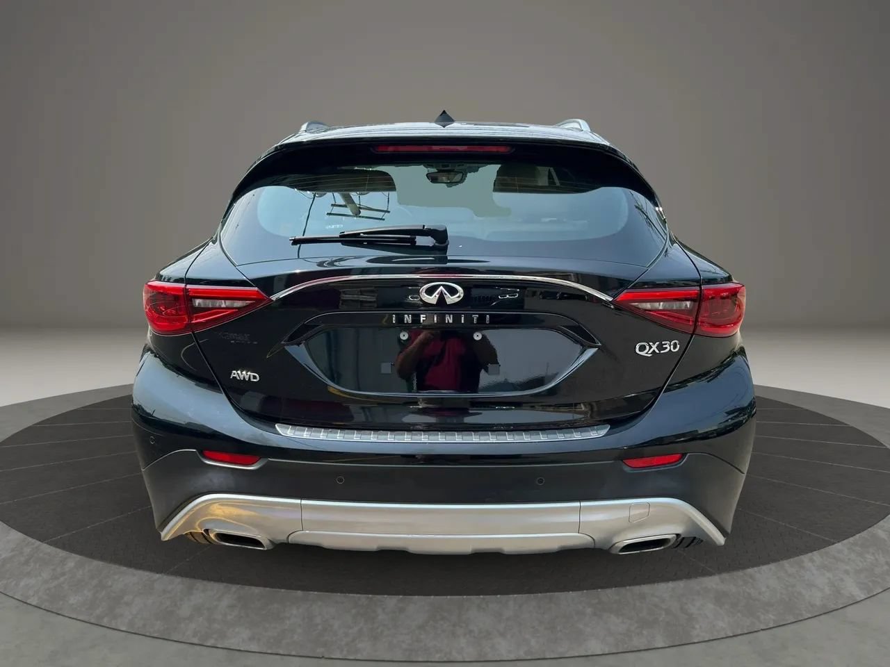 Used 2018 INFINITI QX30 Premium w/ Navigation Package AWD/4WD image 6