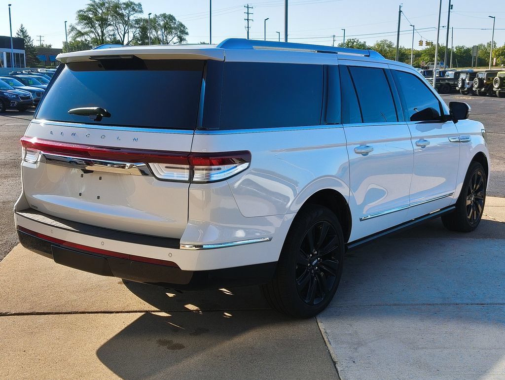 Used 2024 Lincoln Navigator L Reserve w/ Equipment Group 201A AWD/4WD image 5