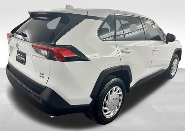 Used 2023 Toyota RAV4 LE image 9