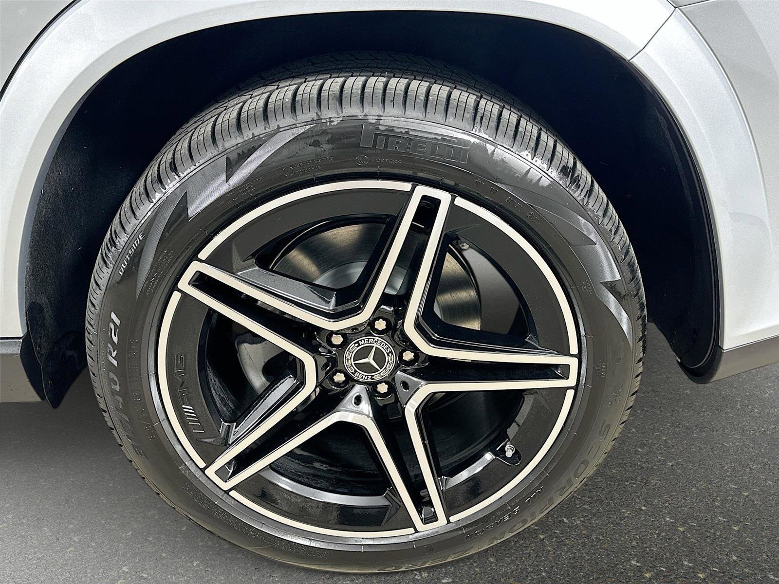 Used 2026 Mercedes-Benz GLS 450 4MATIC image 41