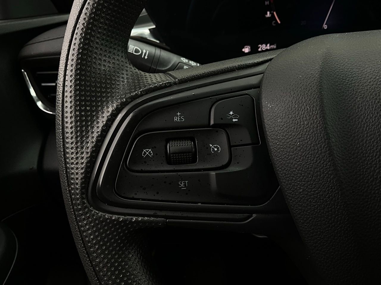 Used 2025 Buick Envista Preferred image 32