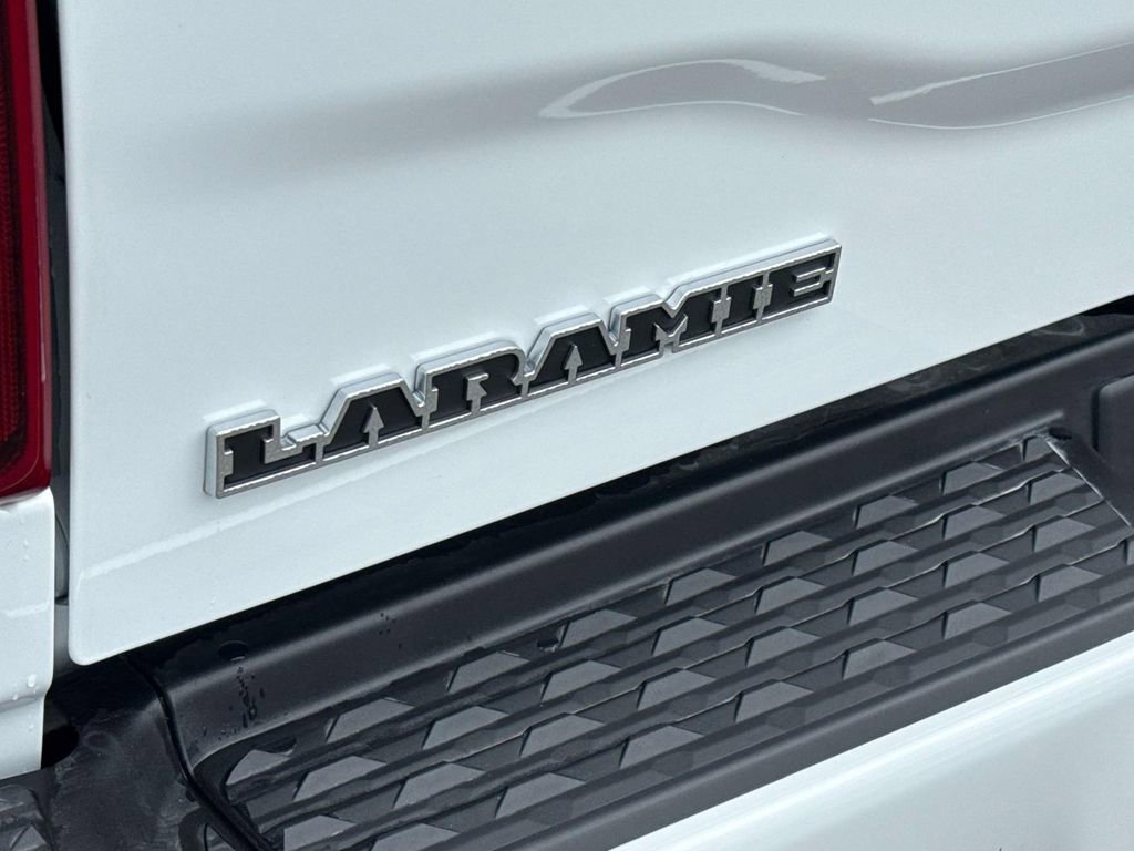 New 2026 RAM 3500 Laramie AWD/4WD image 9