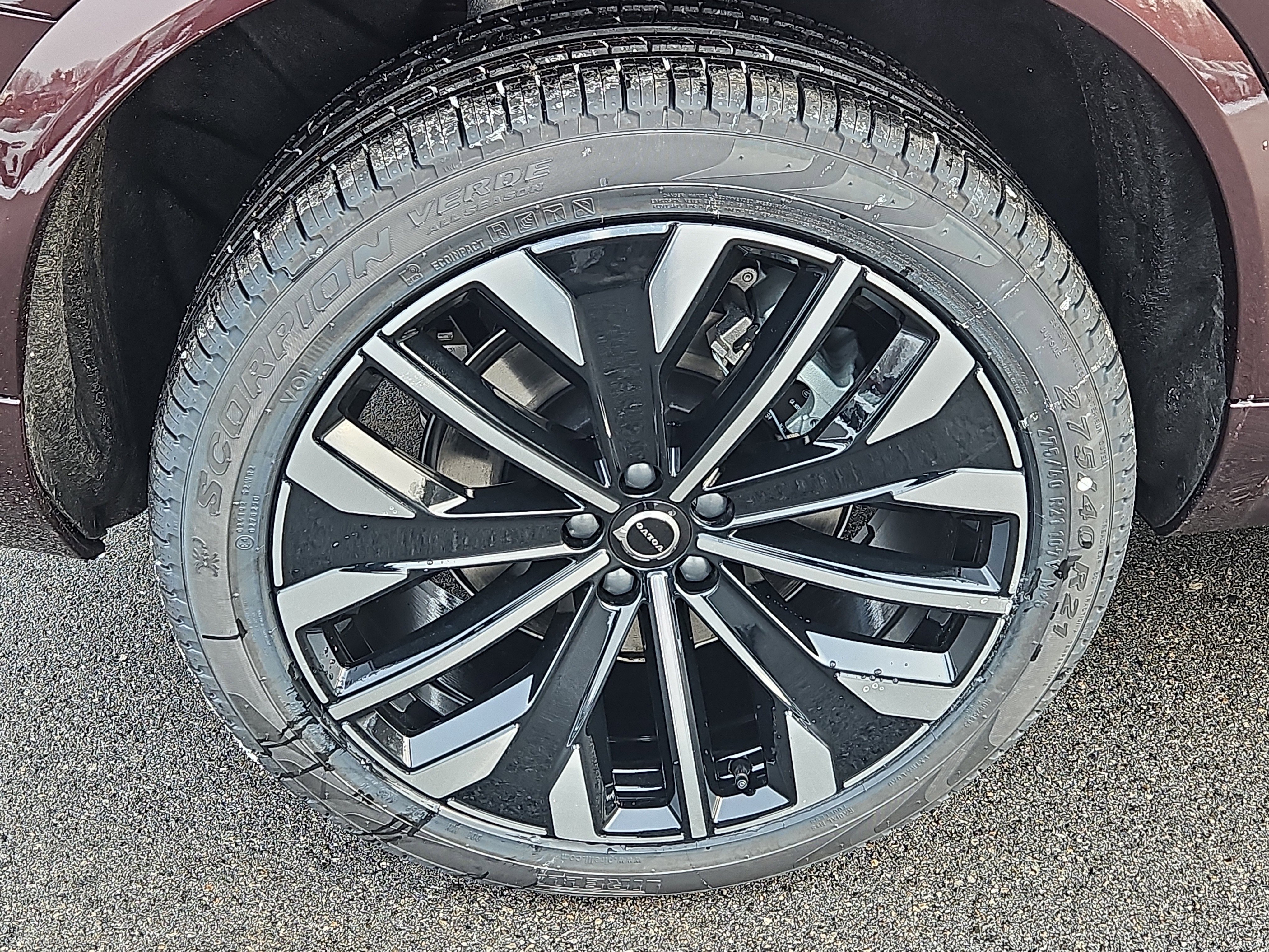 New 2026 Volvo XC90 B5 Plus w/ Protection Package Premier image 18