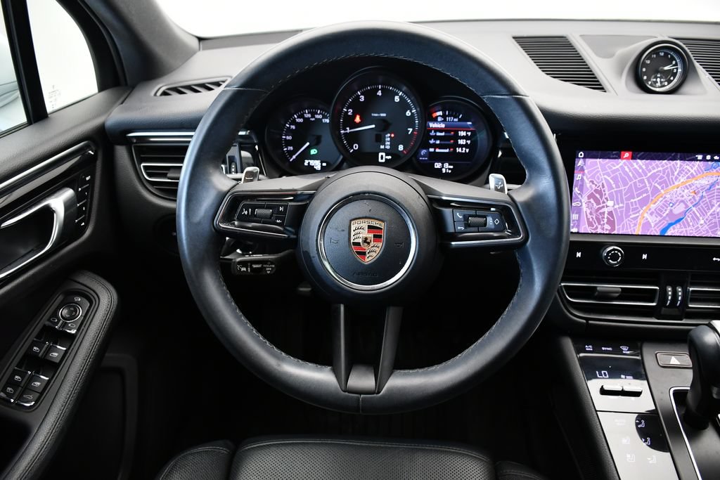Certified 2023 Porsche Macan AWD/4WD image 22