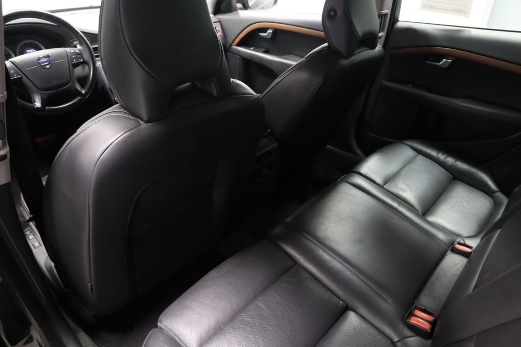 Used 2010 Volvo XC70 3.2 image 19
