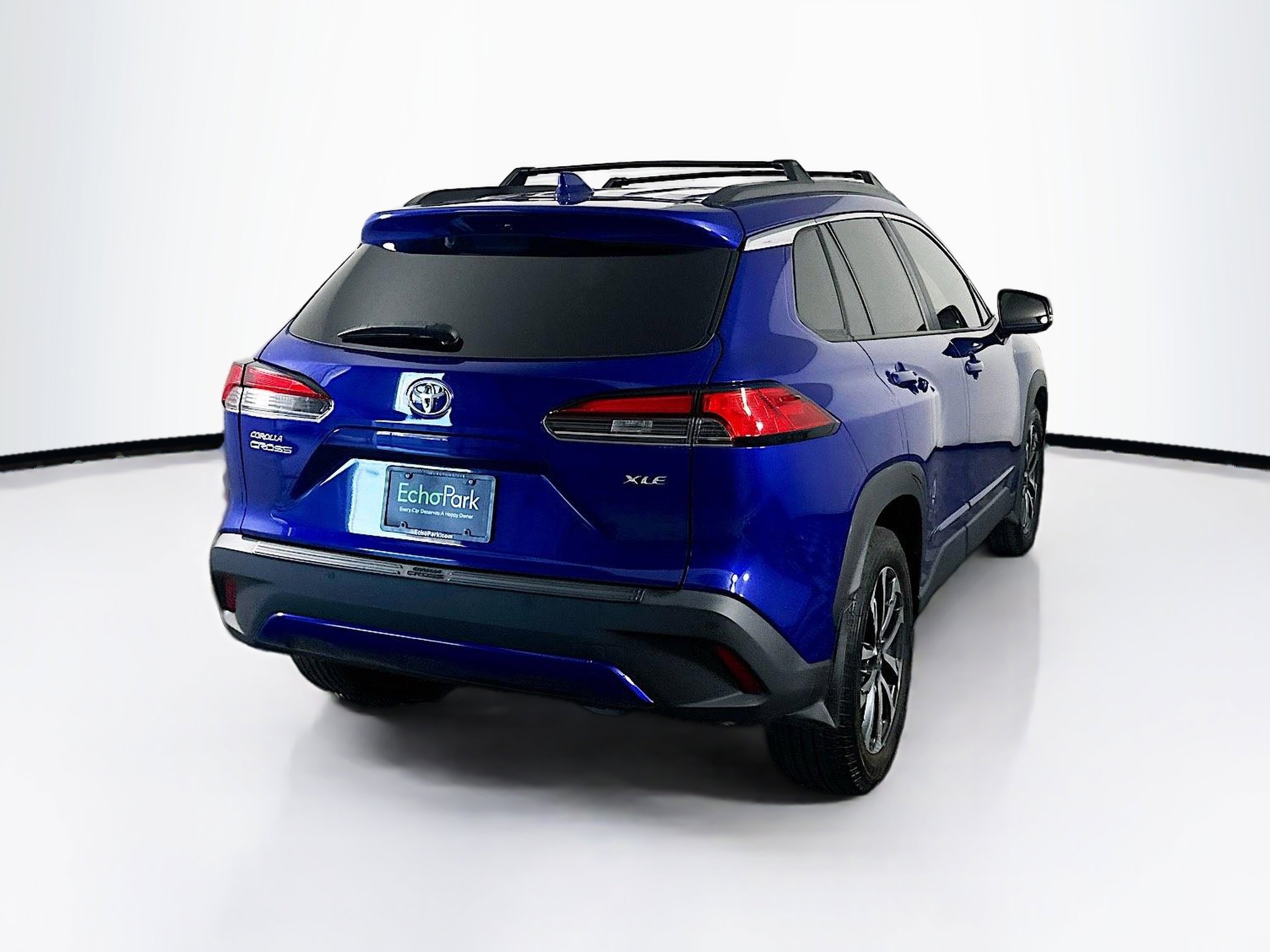 Used 2024 Toyota Corolla Cross XLE w/ Convenience Package image 9