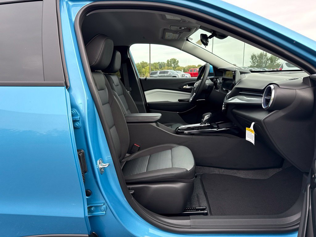 New 2026 Chevrolet Trax LT w/ Driver Confidence Package FWD image 11