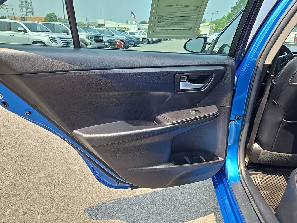 Used 2017 Toyota Camry SE FWD image 22