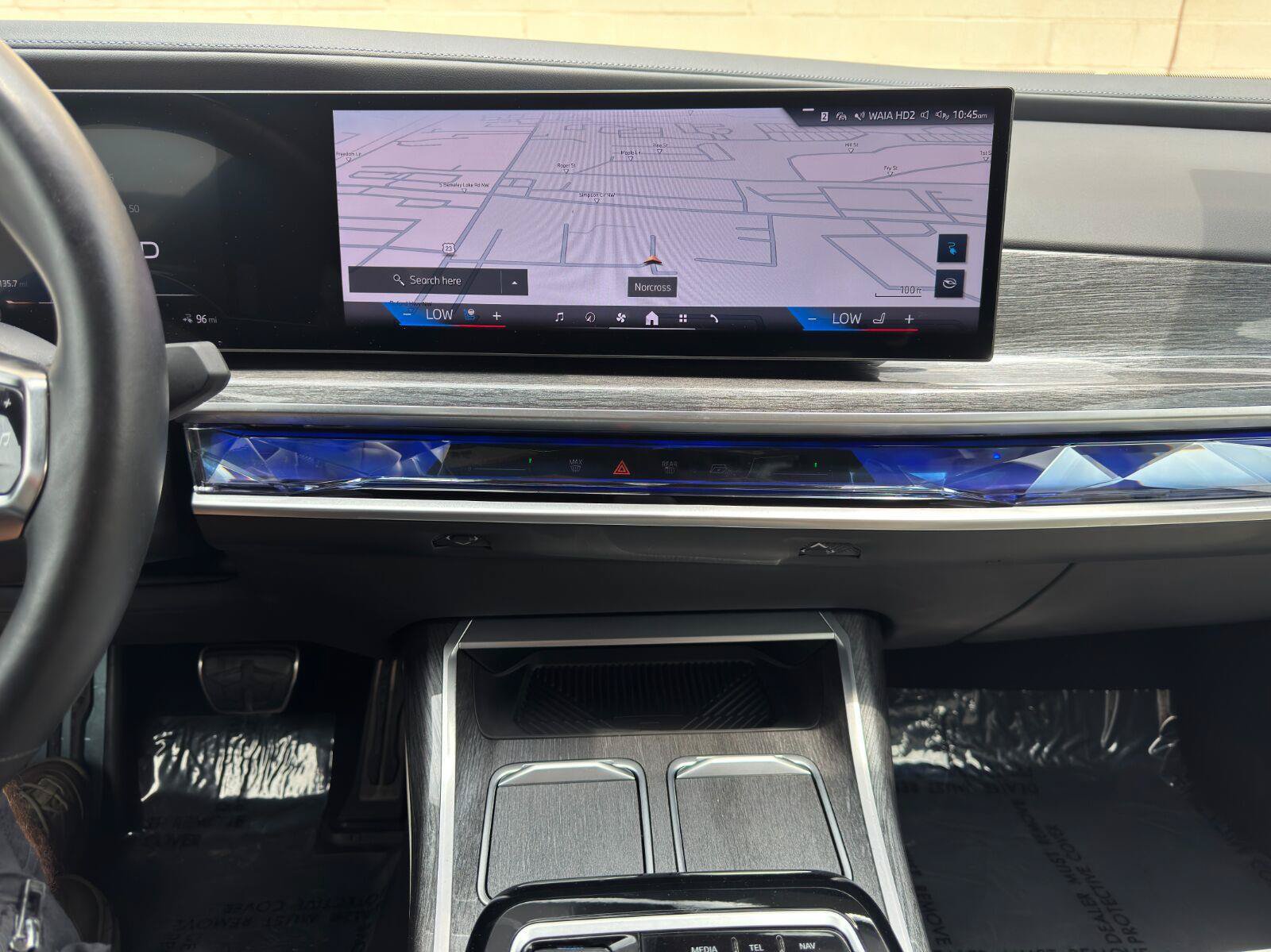 Used 2023 BMW i7 xDrive60 AWD/4WD image 26