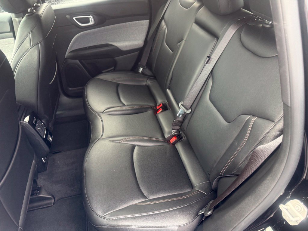 Certified 2024 Jeep Compass Latitude AWD/4WD image 32