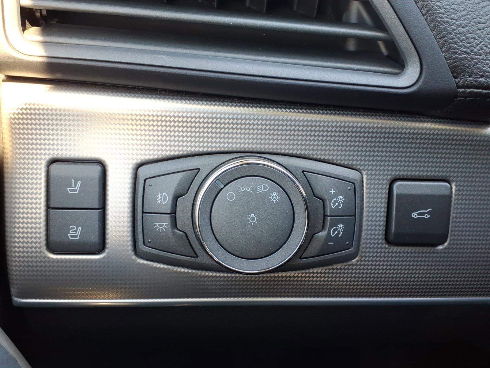 Used 2014 Lincoln MKX AWD w/ Equipment Group 101A image 24