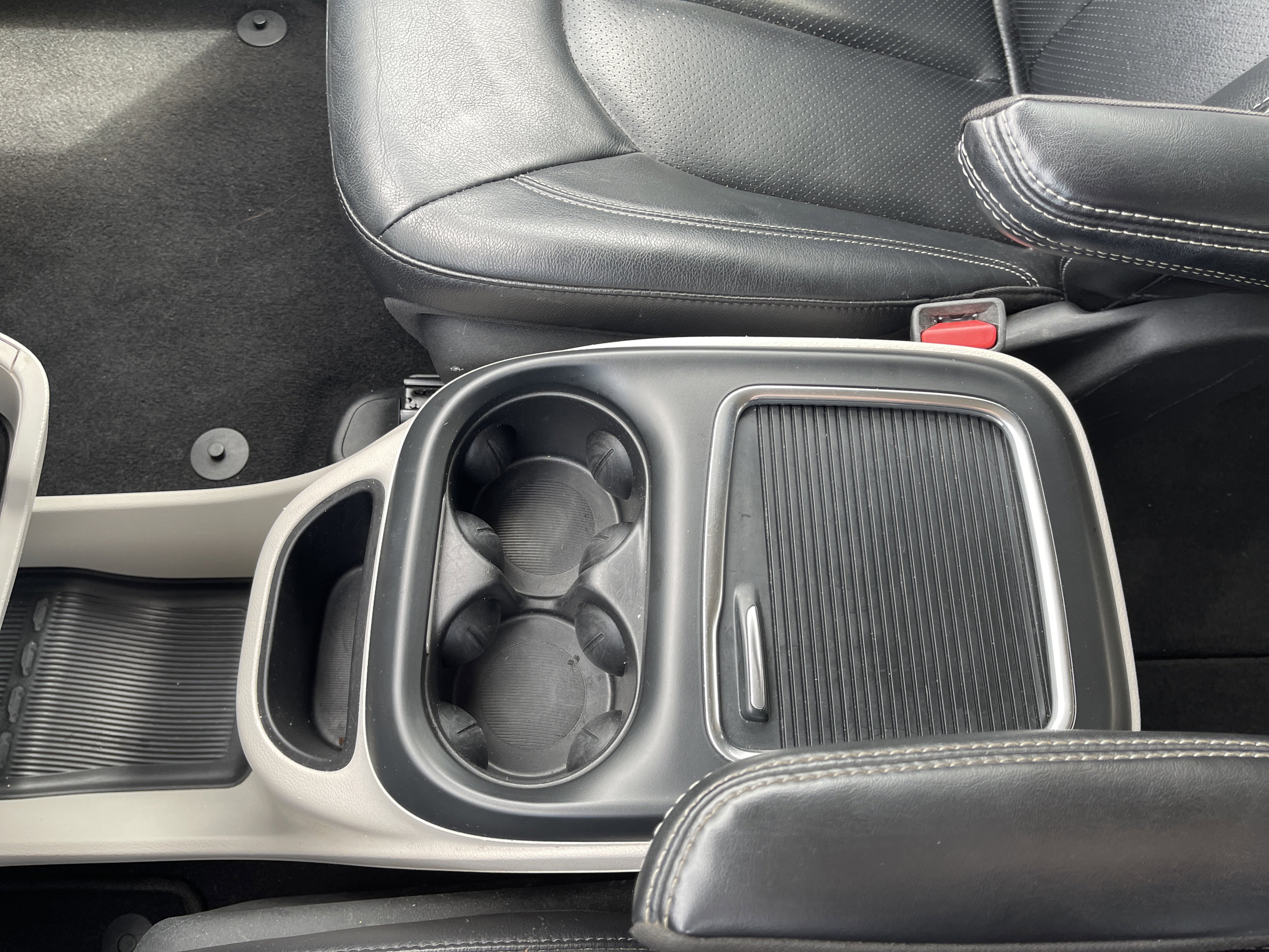 Used 2022 Chrysler Pacifica Touring-L image 28