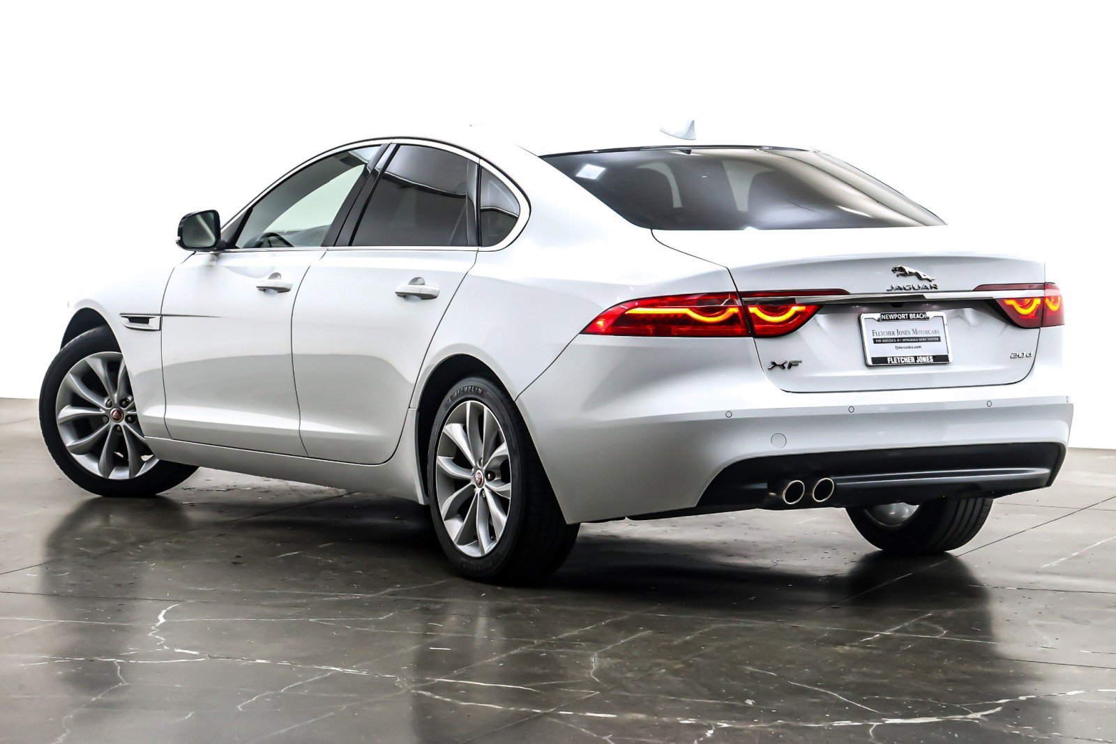 Used 2017 Jaguar XF Premium image 12