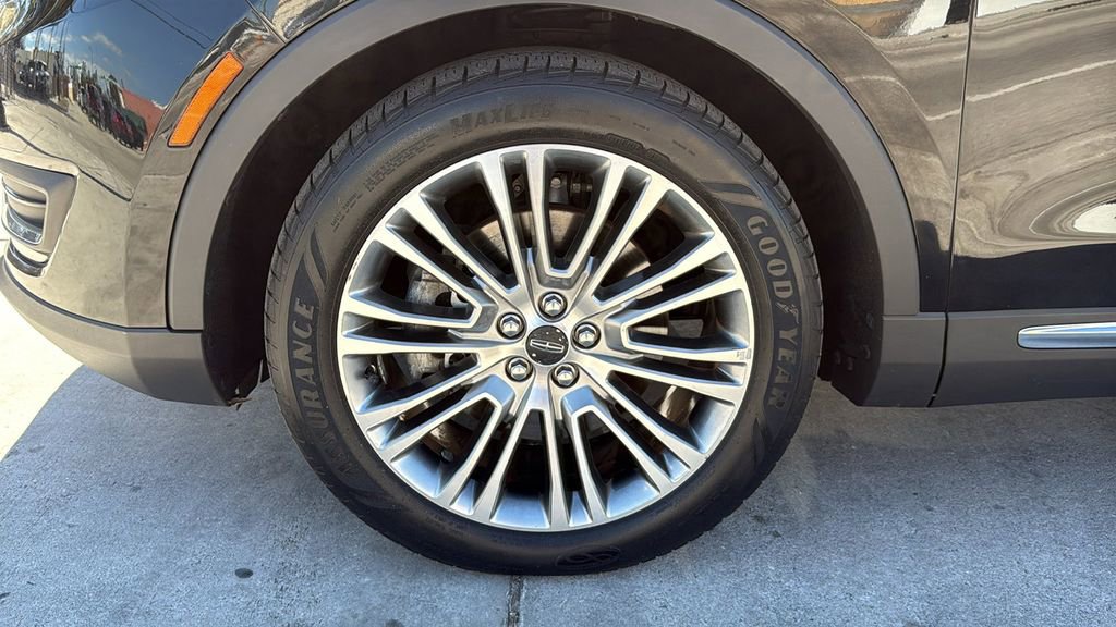 Used 2017 Lincoln MKX Reserve image 11