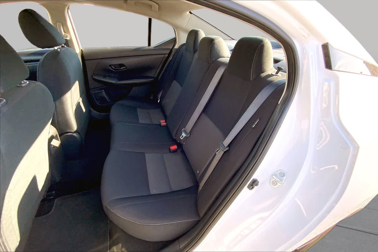 Used 2024 Nissan Sentra SV FWD image 19