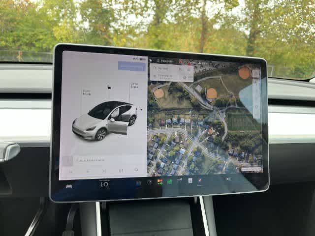 Used 2021 Tesla Model Y Long Range AWD/4WD image 25