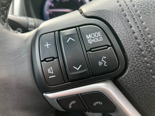 Used 2017 Toyota Highlander XLE image 4