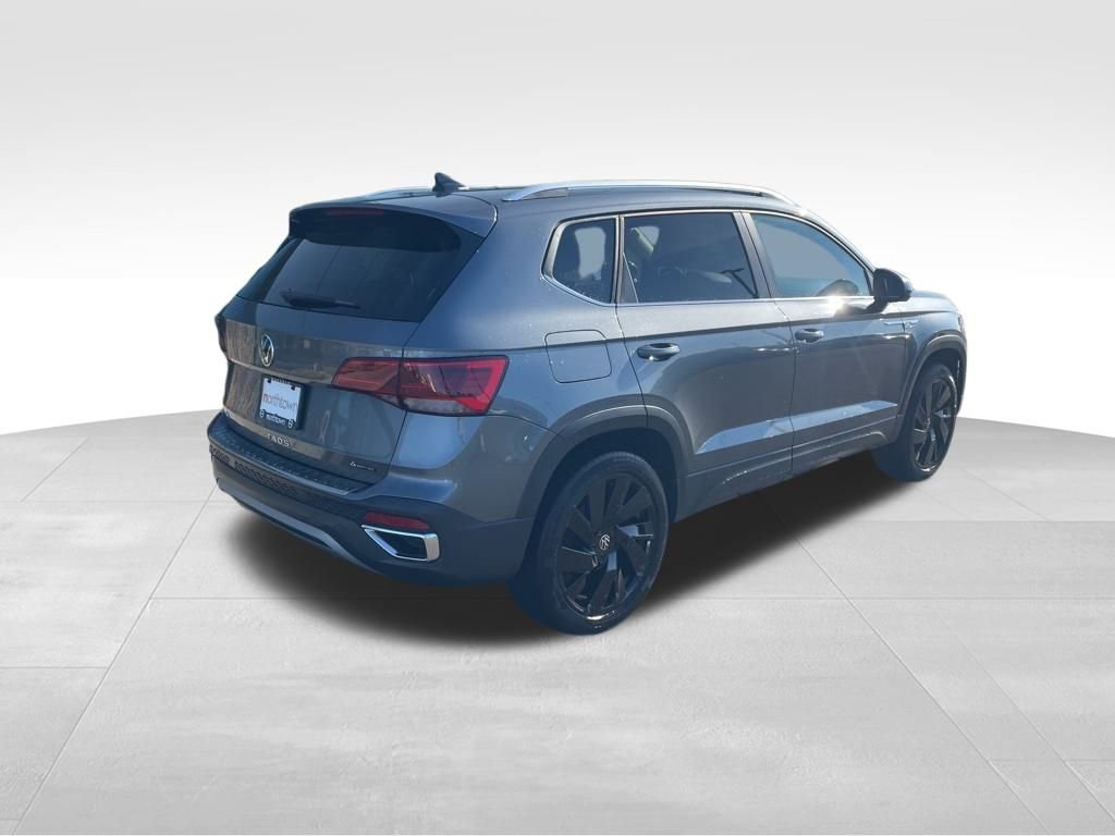Used 2024 Volkswagen Taos SE image 7