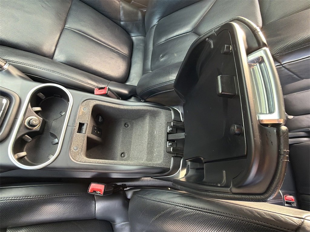 Used 2017 Porsche Cayenne Platinum Edition w/ Premium Package (PJV) image 34