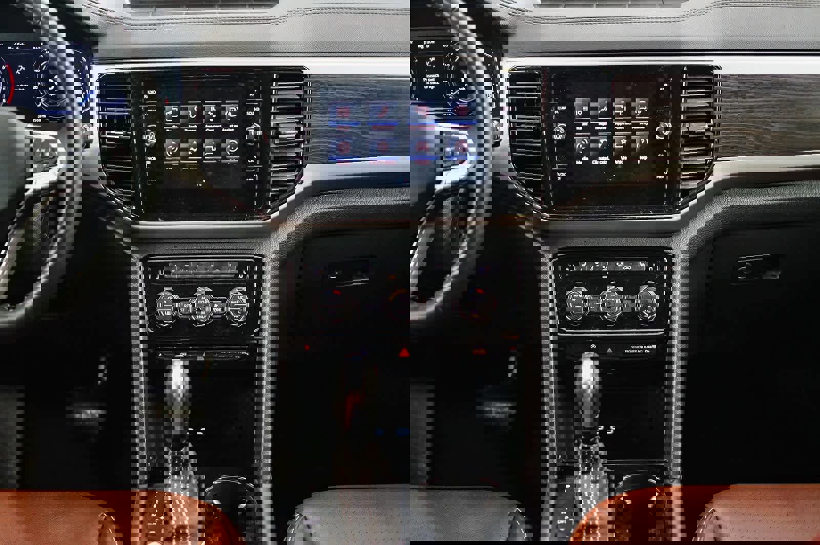 Used 2023 Volkswagen Atlas SE w/ Black Wheel Package image 12