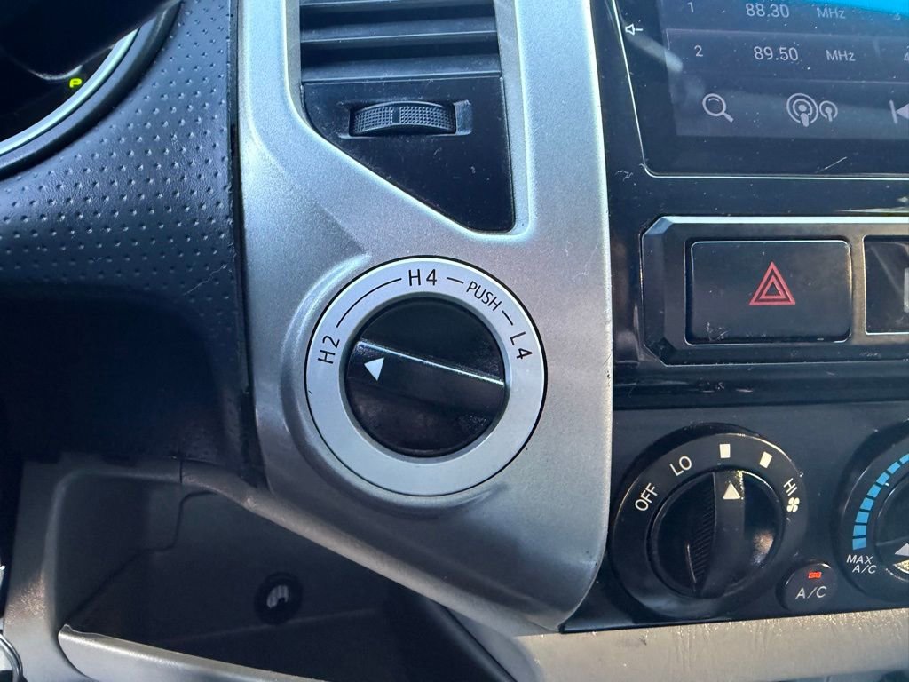 Used 2014 Toyota Tacoma 4x4 Double Cab image 36