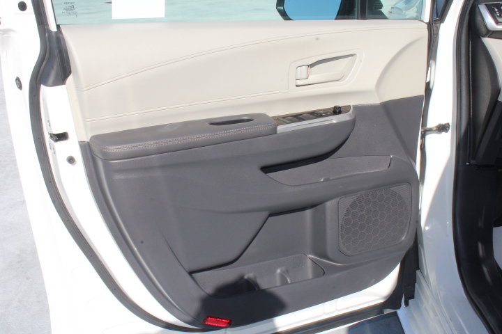 Certified 2024 Toyota Sienna LE FWD image 10