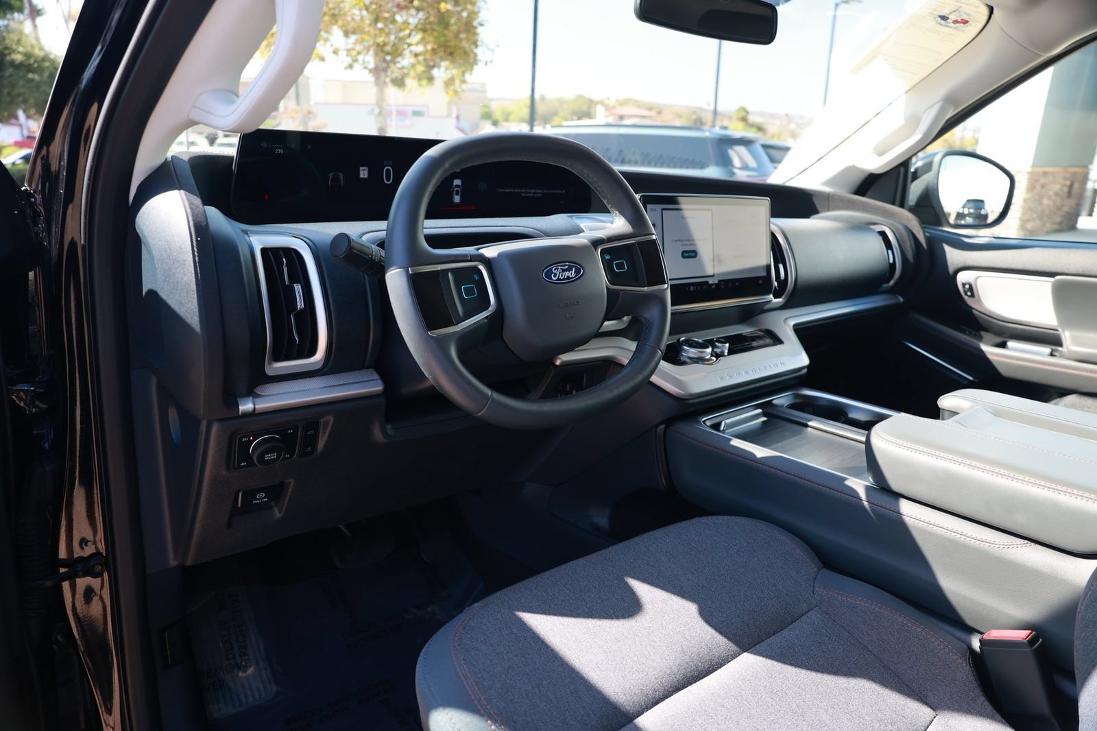 Used 2025 Ford Expedition Max Active AWD/4WD image 19