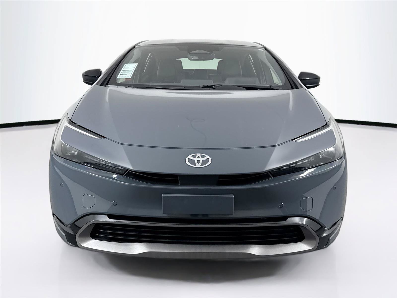 Certified 2025 Toyota Prius XLE FWD image 9