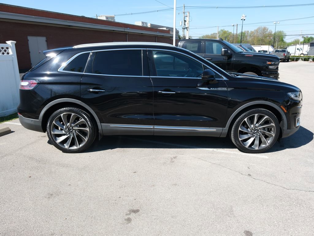 Used 2019 Lincoln Nautilus Reserve image 2