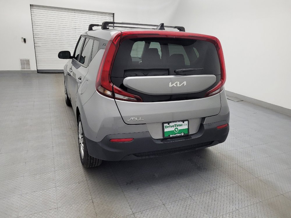 Used 2022 Kia Soul LX image 6
