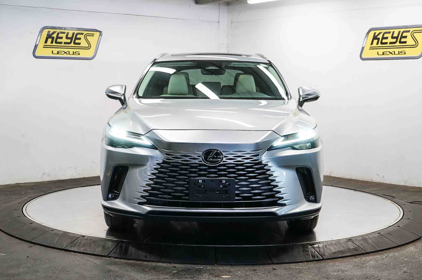 Used 2024 Lexus RX 350 FWD w/ Technology Package image 6