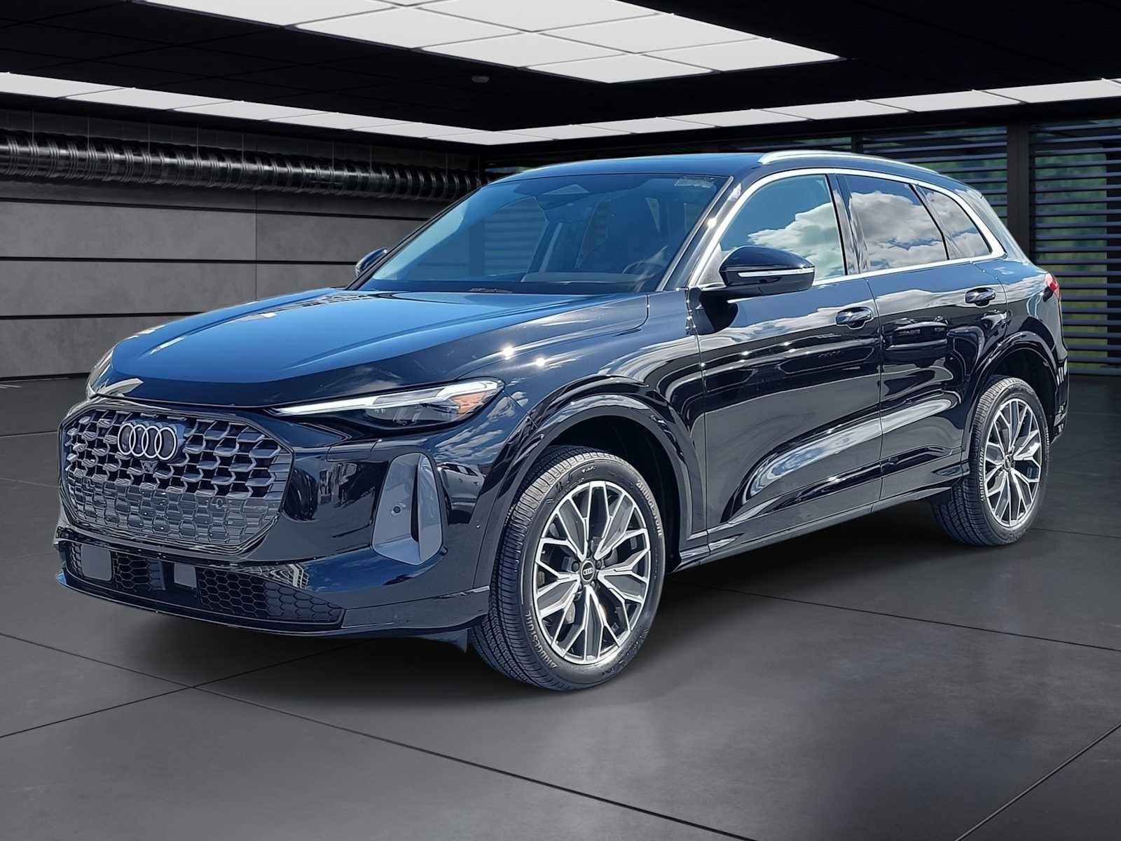 Certified 2025 Audi Q5 Premium Plus w/ Premium Plus AWD/4WD image 1