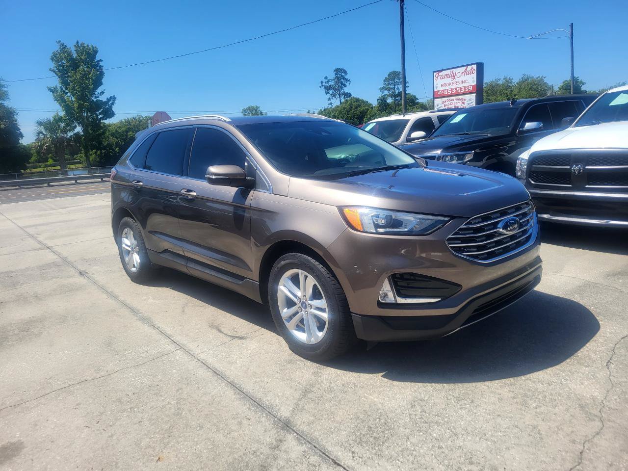 Used 2019 Ford Edge SEL w/ Equipment Group 201A FWD image 3