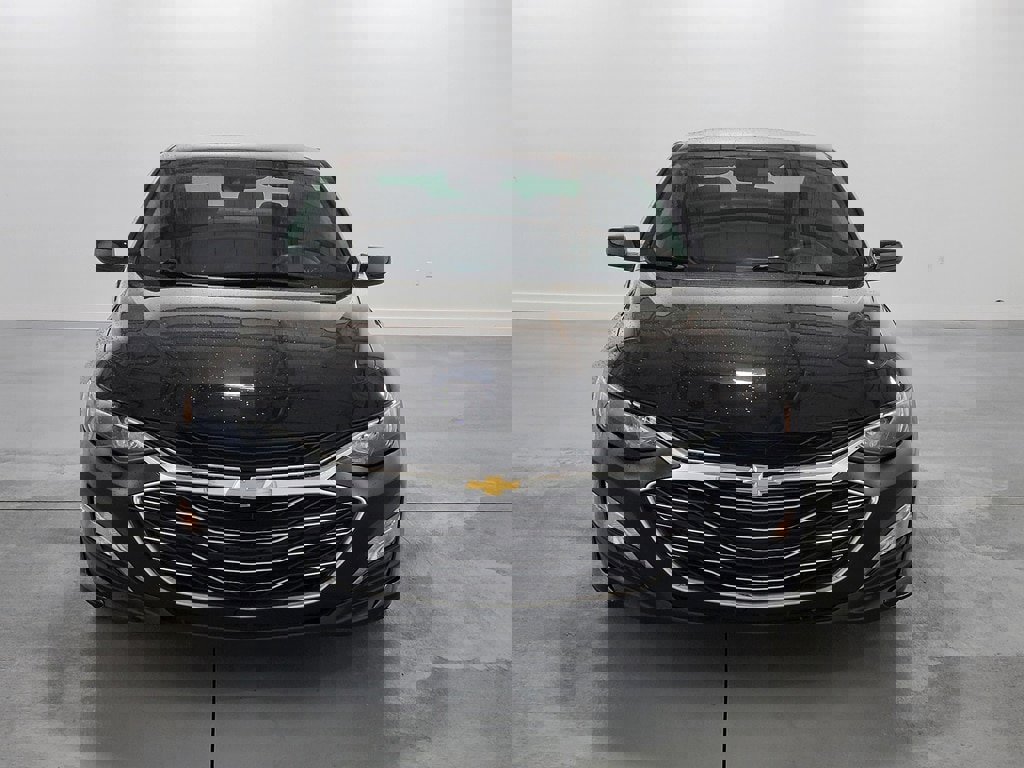 Used 2024 Chevrolet Malibu LT image 3