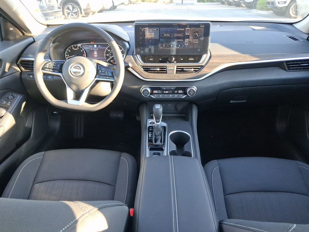 Used 2025 Nissan Altima 2.5 SV w/ SV Premium Package FWD image 8