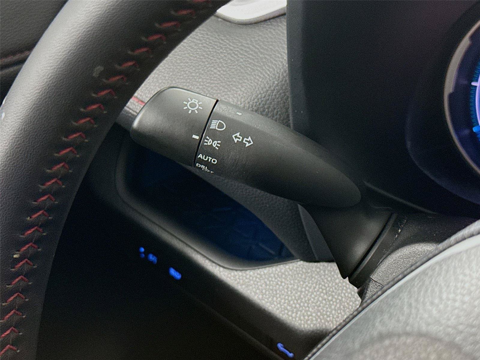 Used 2022 Toyota RAV4 XSE AWD/4WD image 5