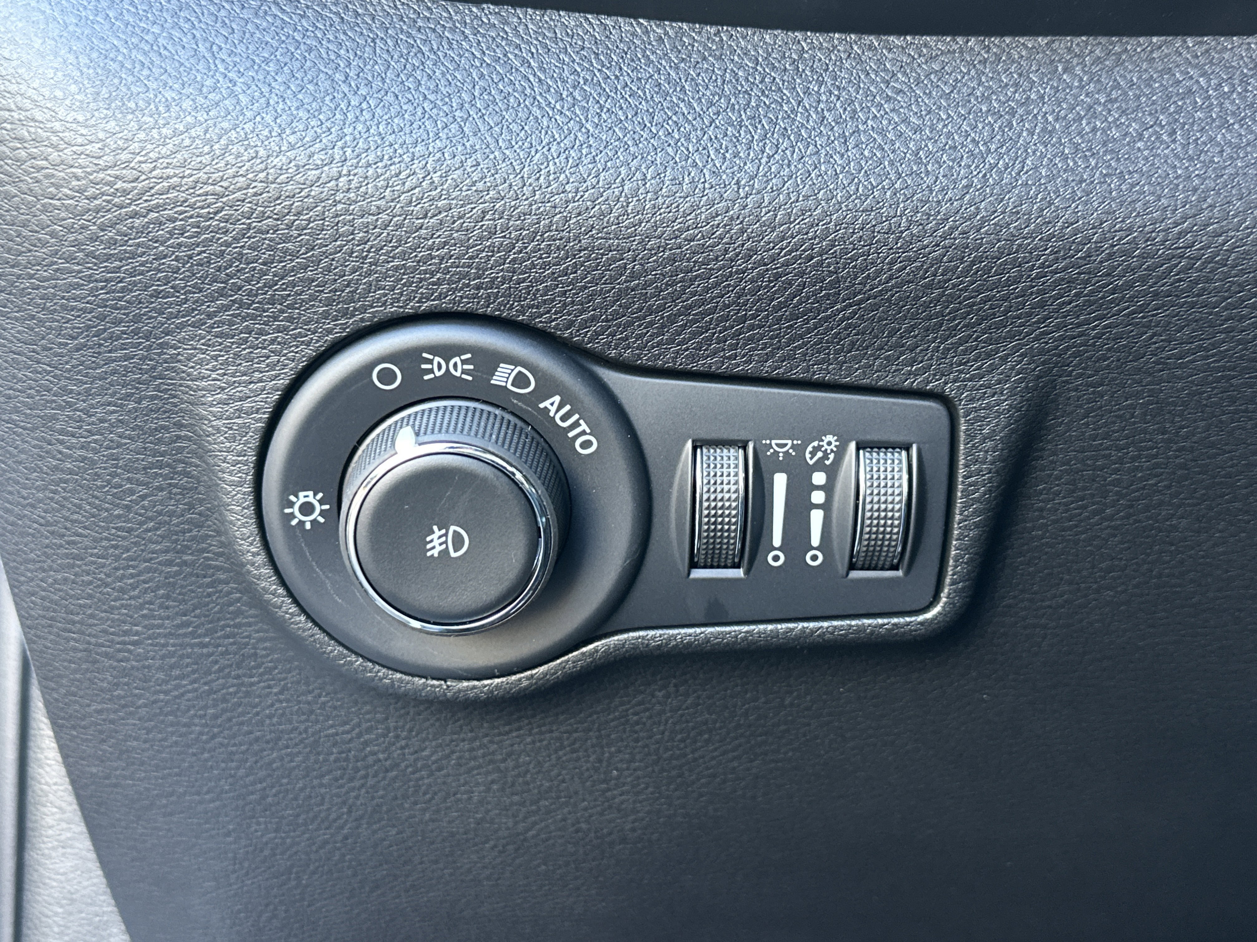 New 2026 Jeep Compass Limited image 14