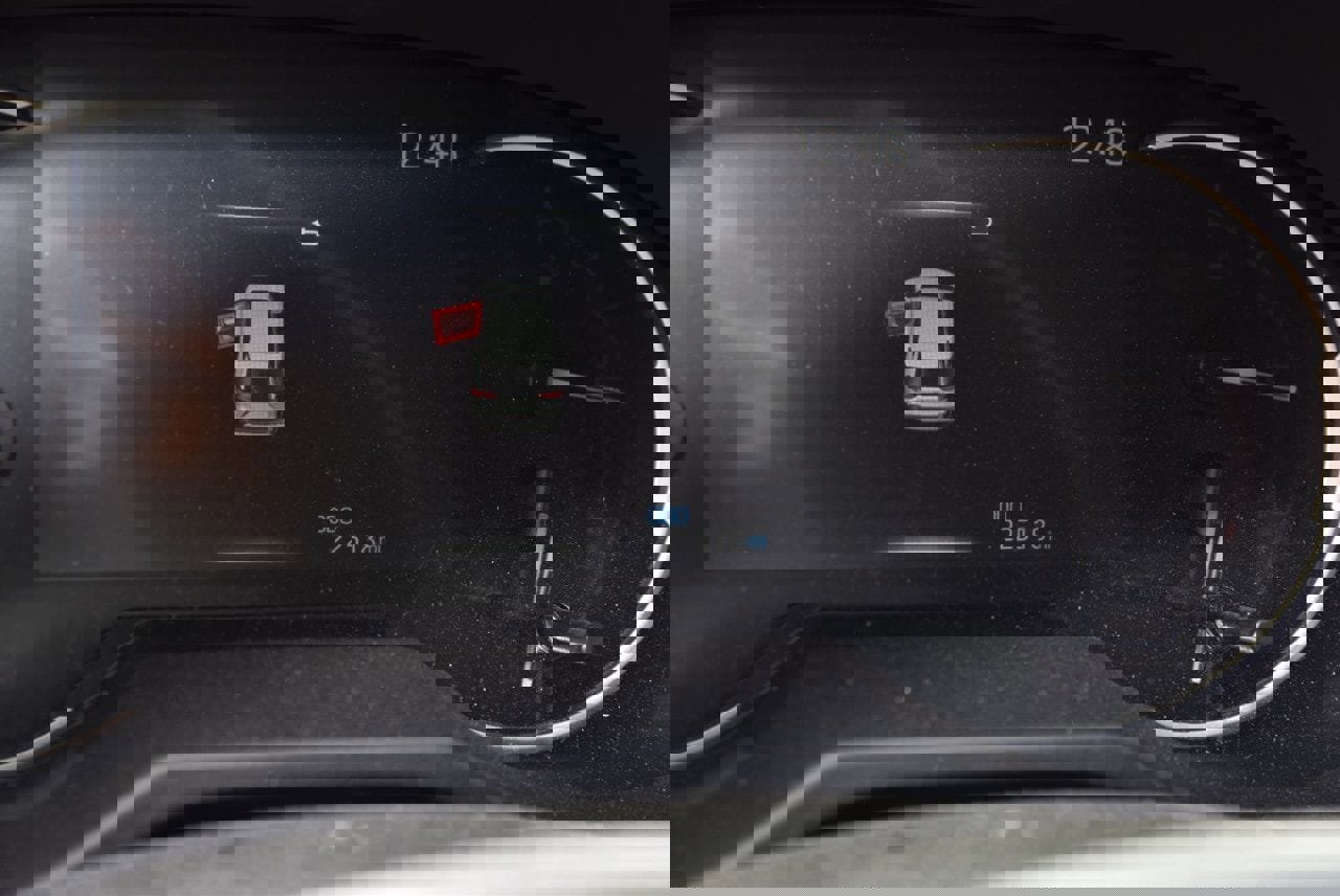 Used 2024 Toyota RAV4 LE AWD/4WD image 7