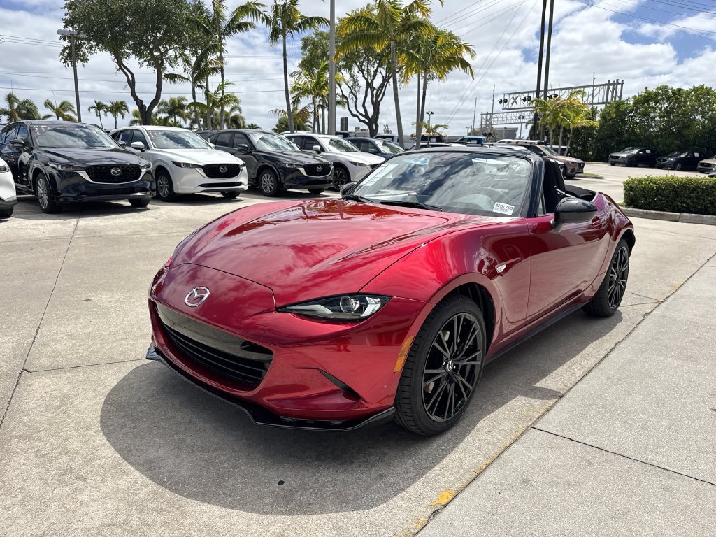 New 2026 MAZDA MX-5 Miata Club w/ Interior Package RWD image 9