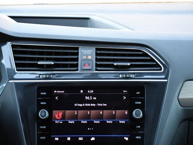 Used 2020 Volkswagen Tiguan SE R-Line AWD/4WD image 24