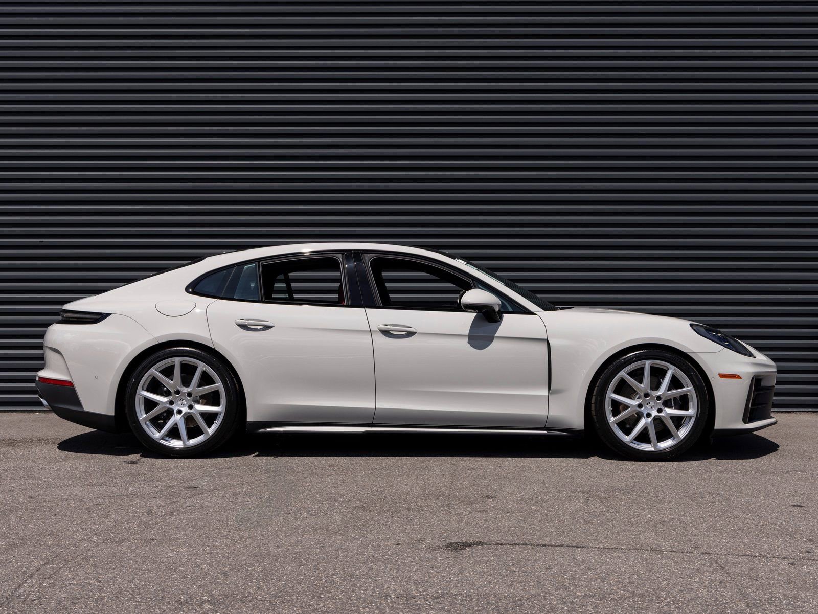 Used 2025 Porsche Panamera 4 image 8