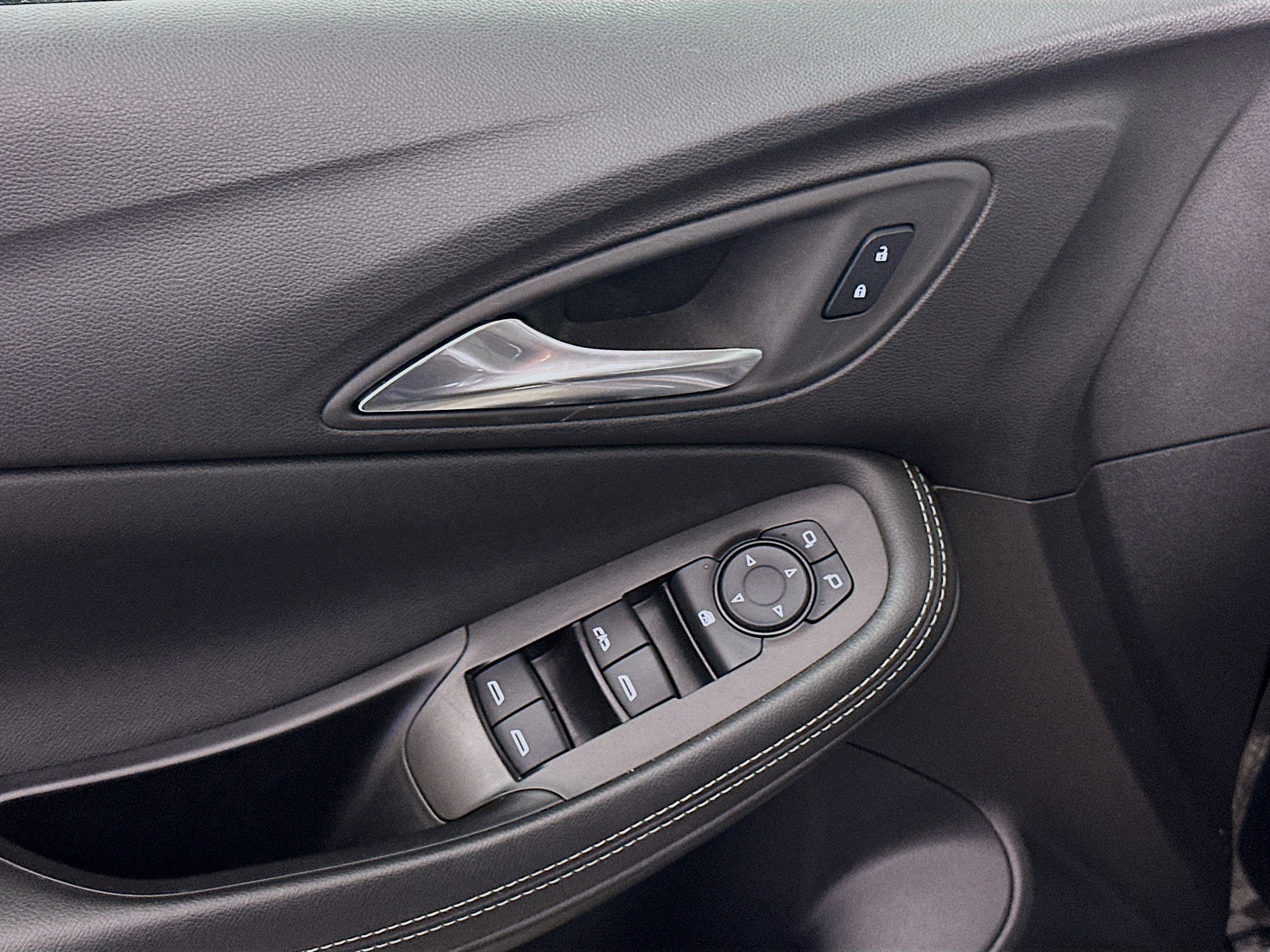 Used 2025 Buick Encore GX Preferred image 15