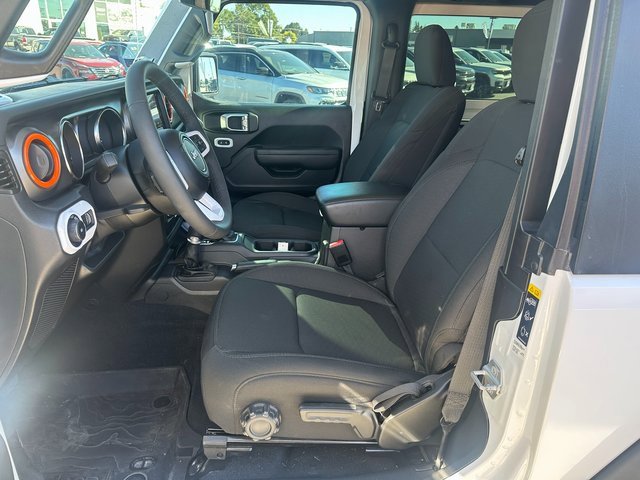 Used 2023 Jeep Wrangler Sport S image 15