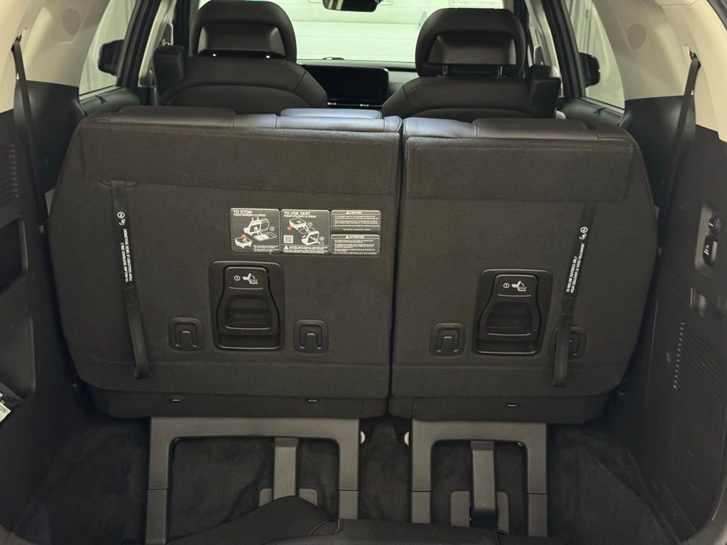 Used 2024 Kia Carnival SX Prestige image 31