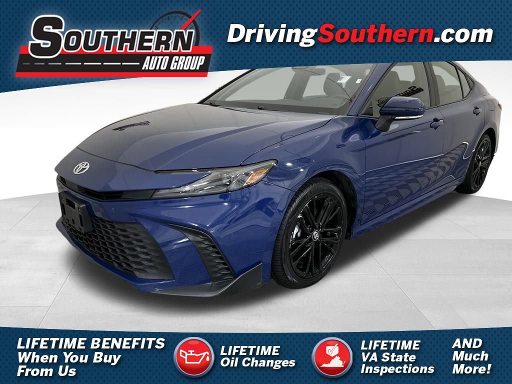 Used 2025 Toyota Camry SE image 1